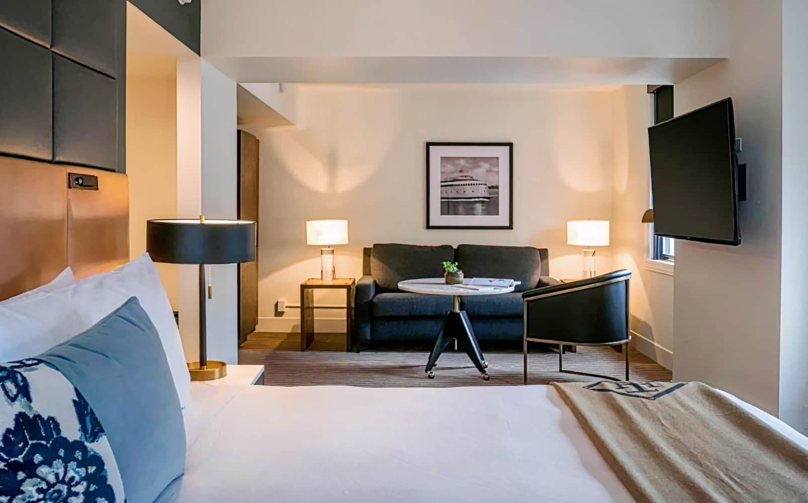 Hotel Theodore