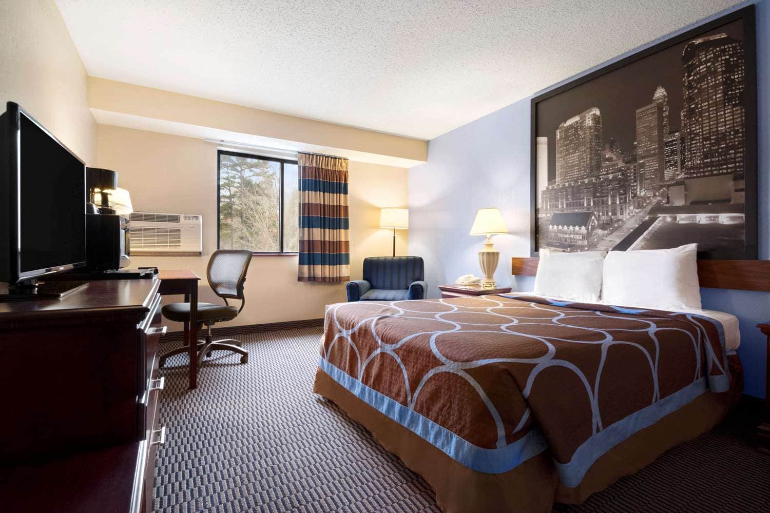 Super 8 by Wyndham Charlotte University