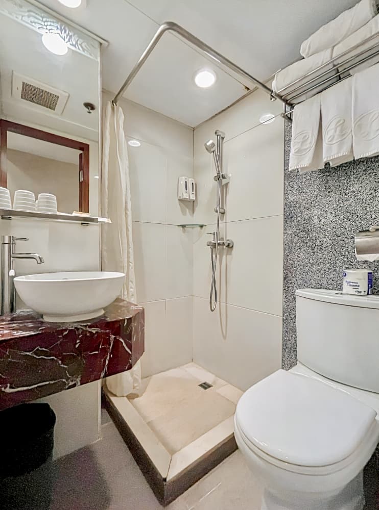 Oriental Lander Hotel