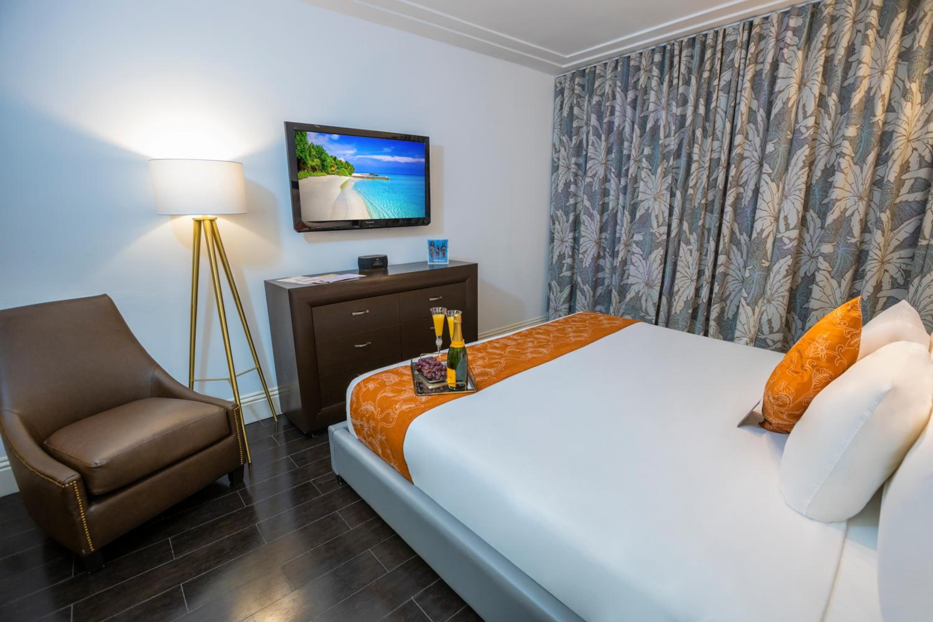 Riviera Suites South Beach