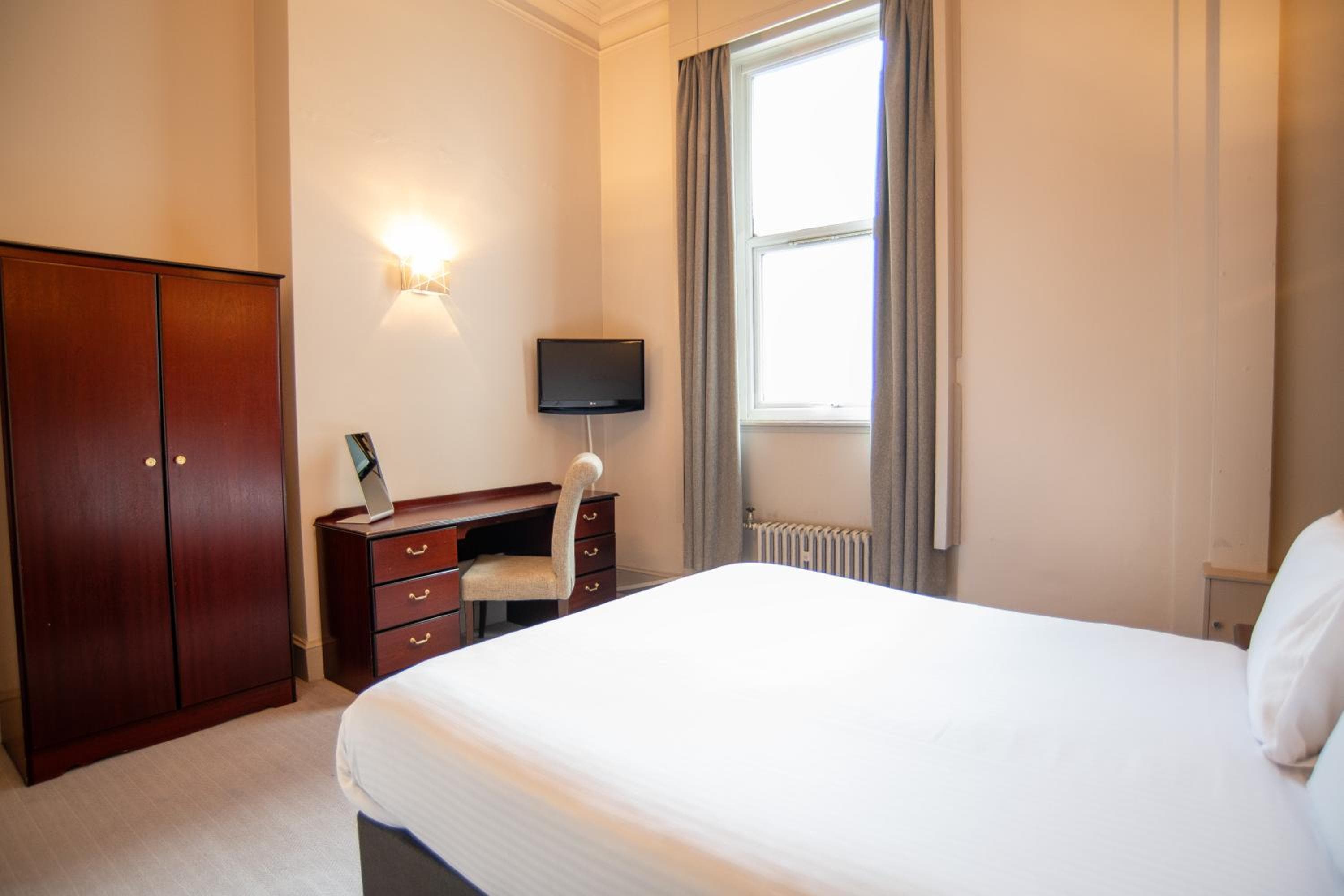 The Station Hotel, Aberdeen