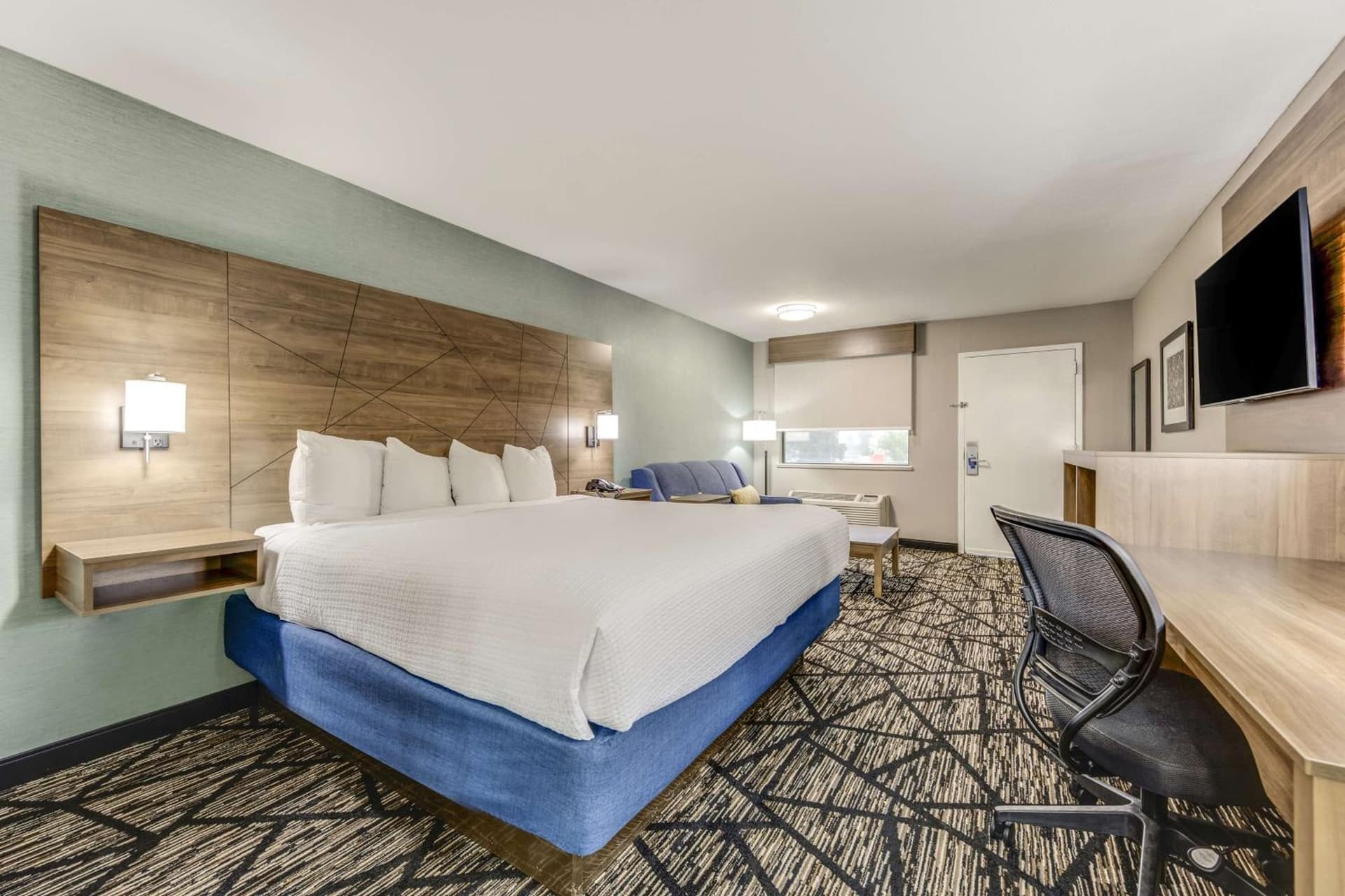 Huntsville Inn & Suites