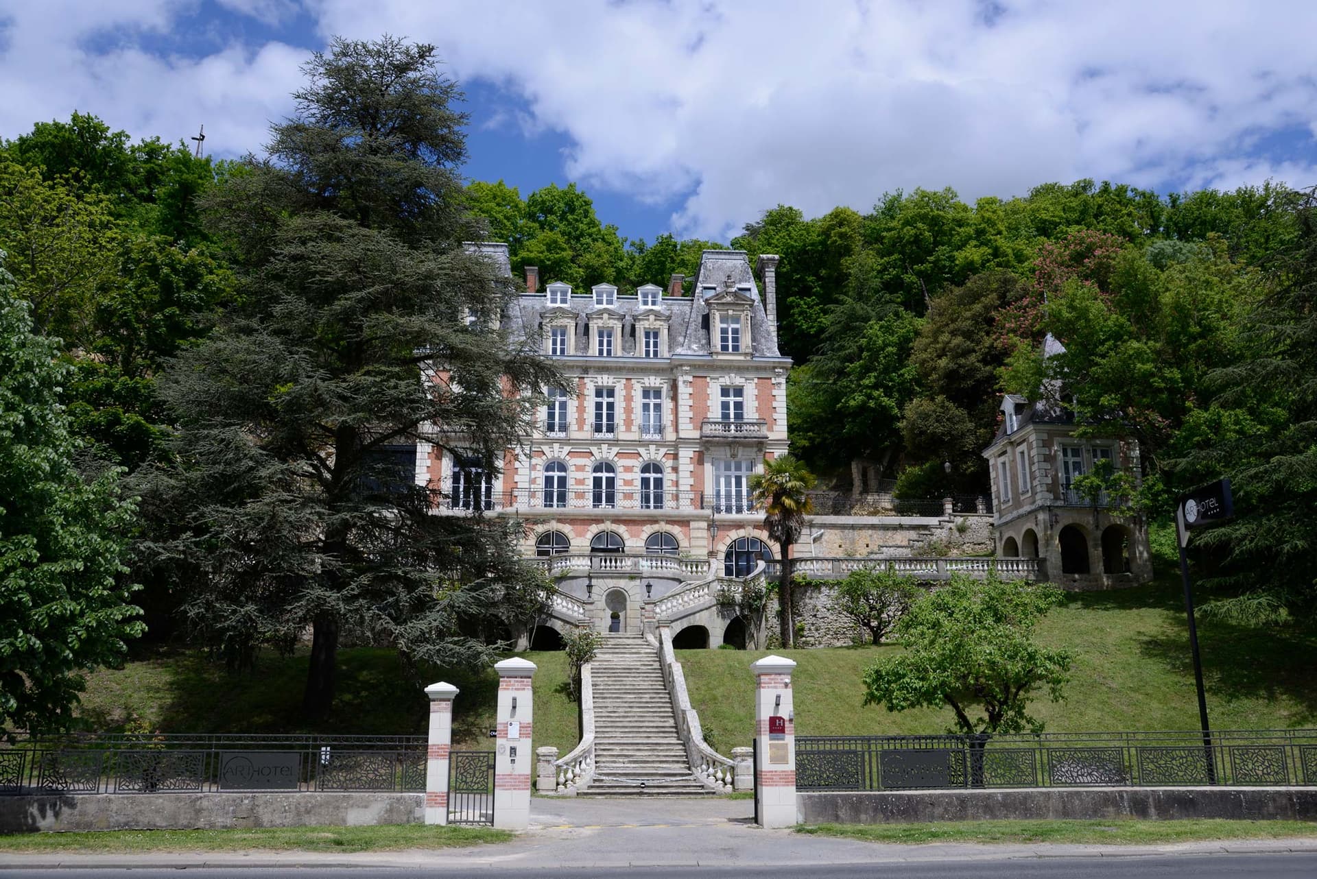 Art Hôtel Tours