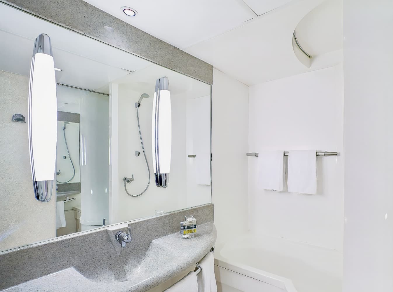 Novotel Lyon Nord Porte de Lyon