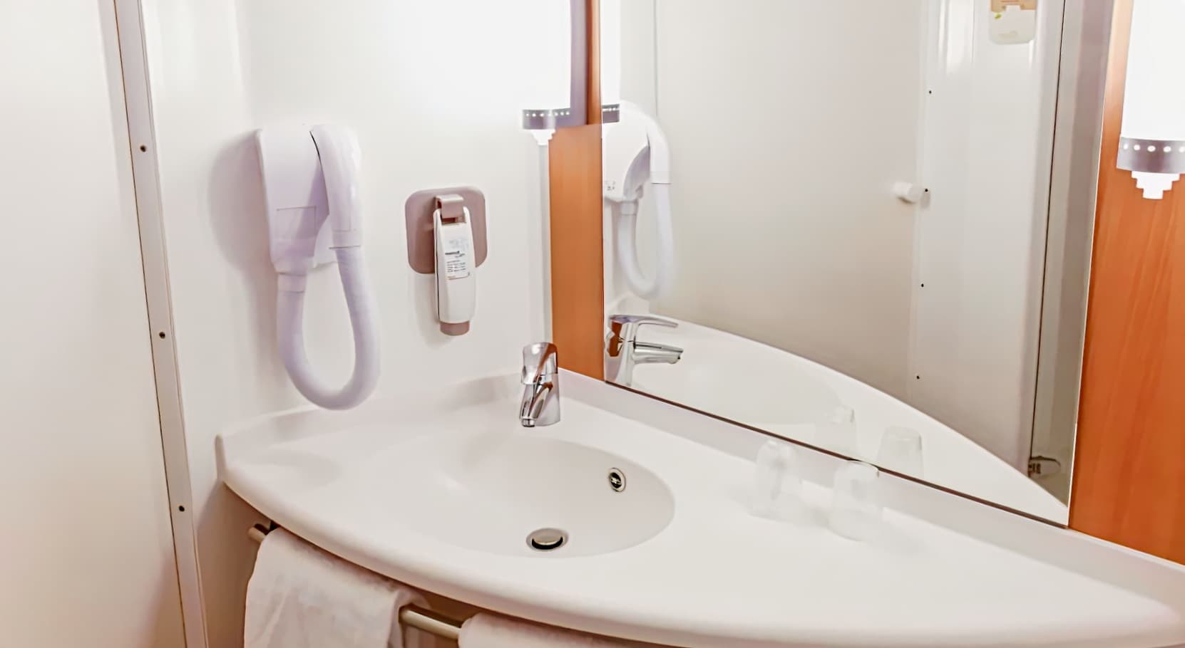 ibis Lyon Est Chaponnay hotel