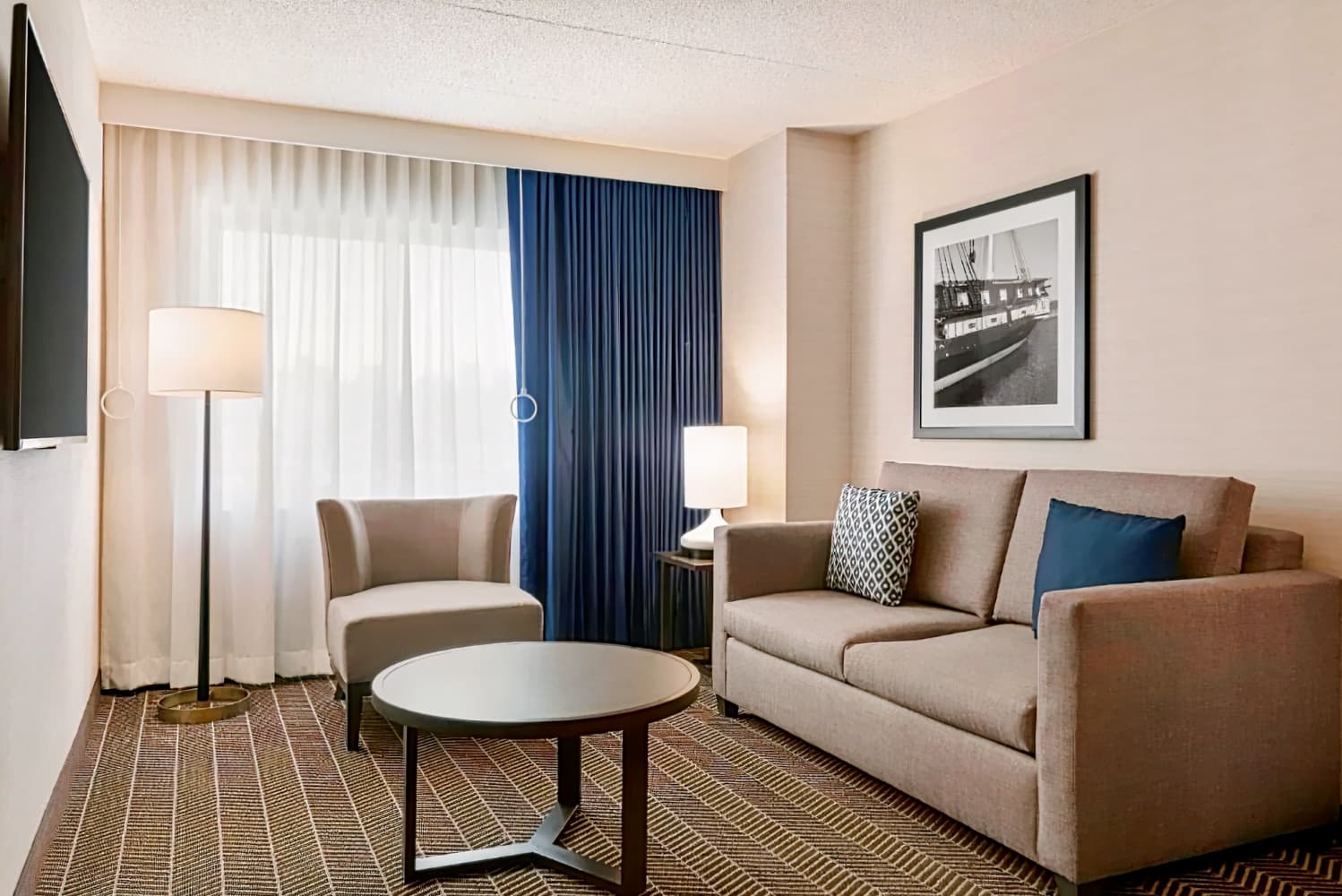 Embassy Suites by Hilton Boston at Logan Airport