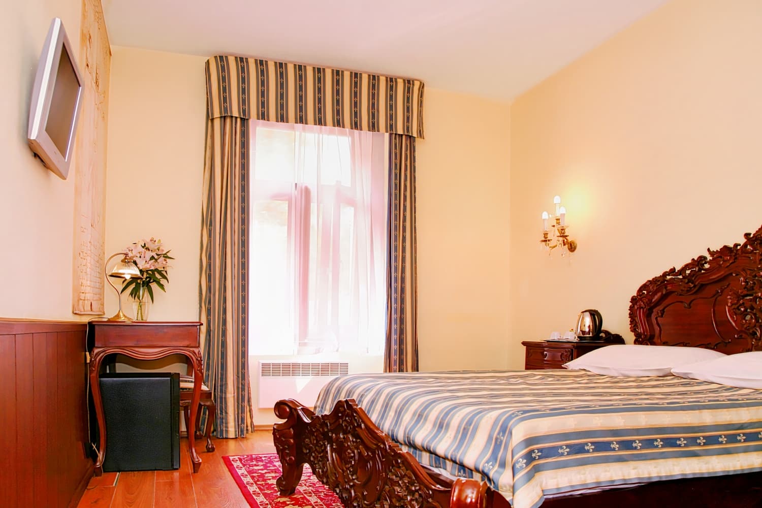 King Charles Boutique Hotel