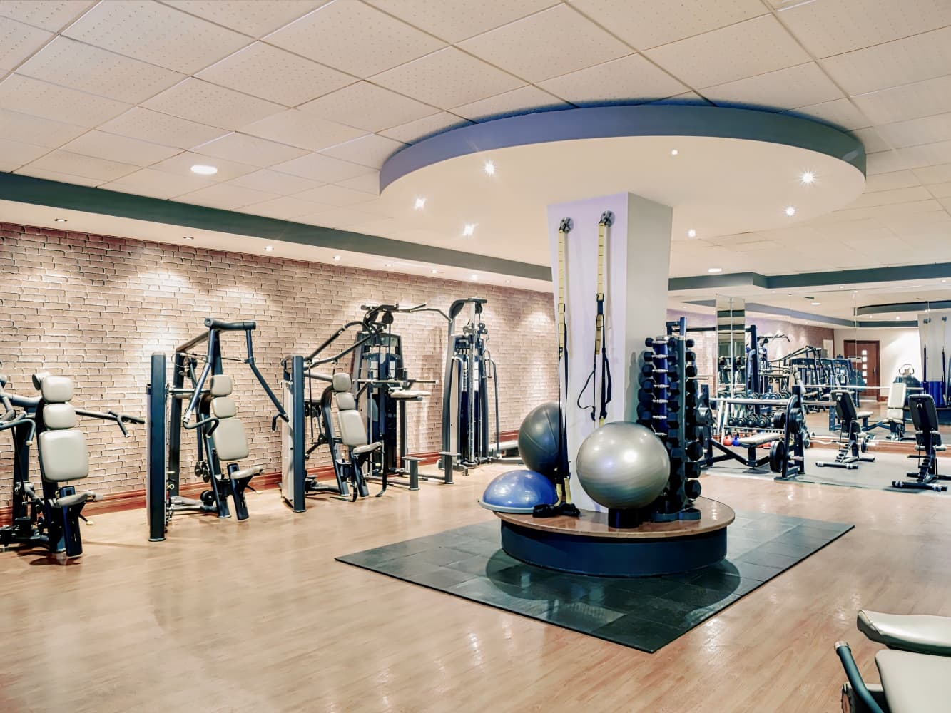 Mercure Cardiff Holland House Hotel & Spa