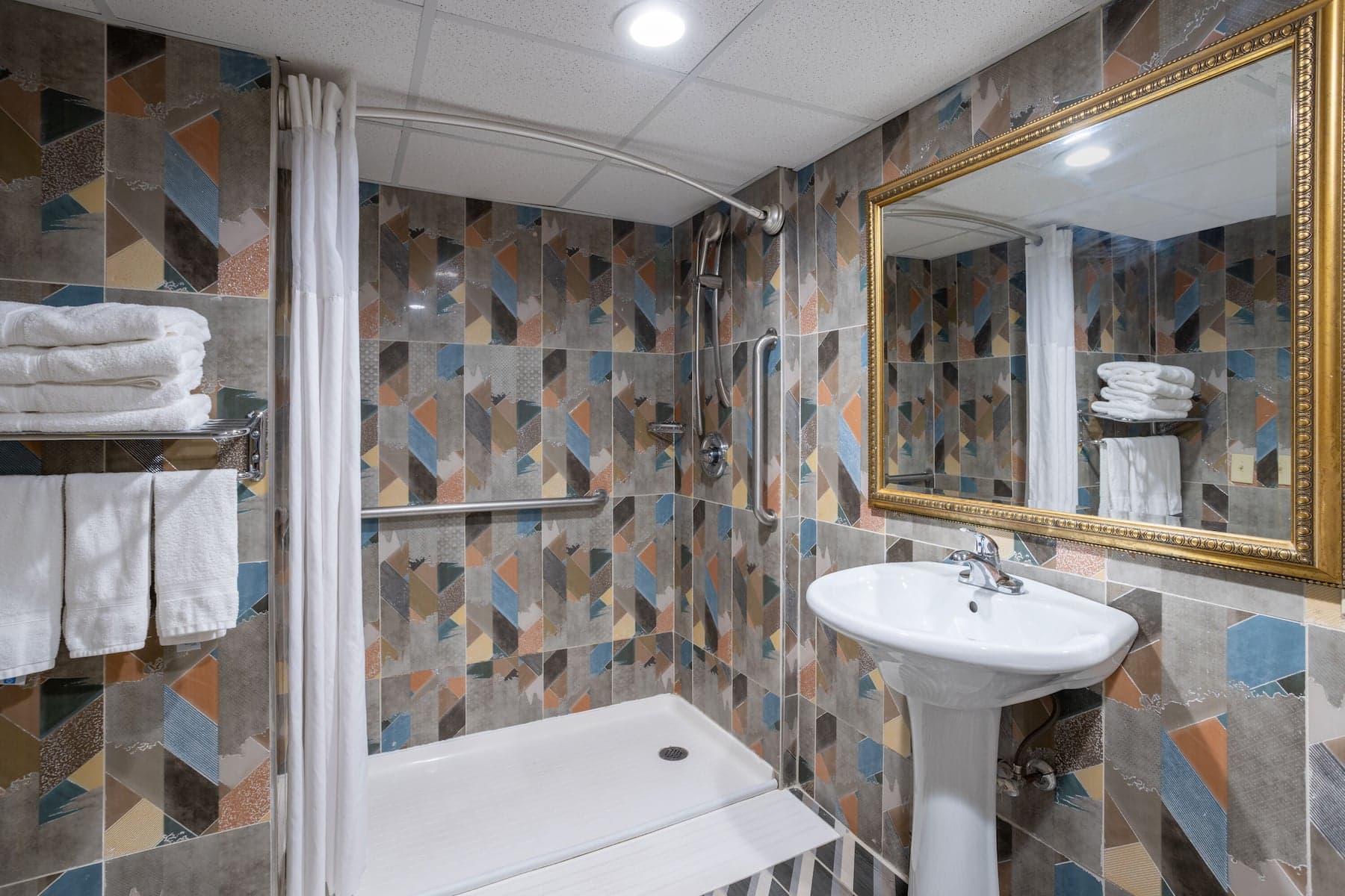 Days Hotel by Wyndham North Bergen /NYC Area