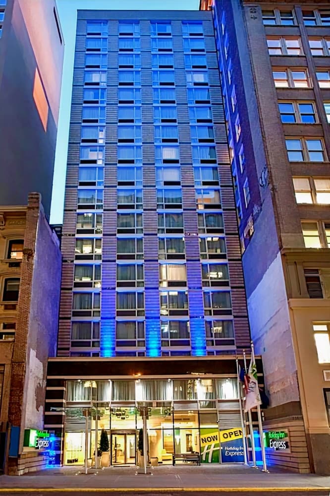 Holiday Inn Express Times Square South