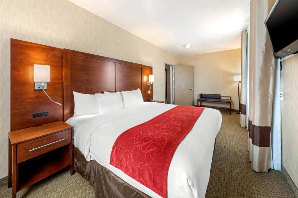 Comfort Suites Near City of Industry - Los Angeles
