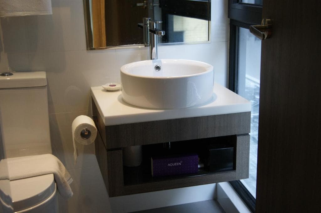 Aqueen Hotel Kitchener