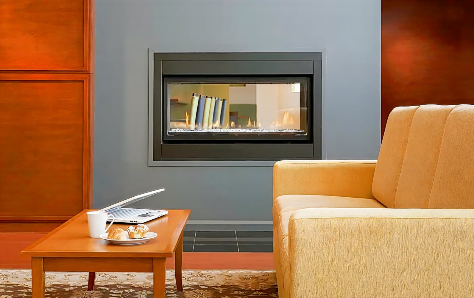 Holiday Inn & Suites, Montreal Airport