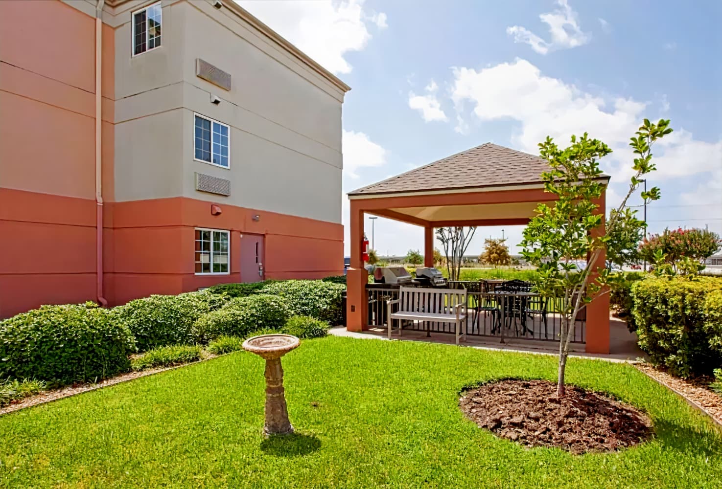 Sonesta Simply Suites Houston W Beltway