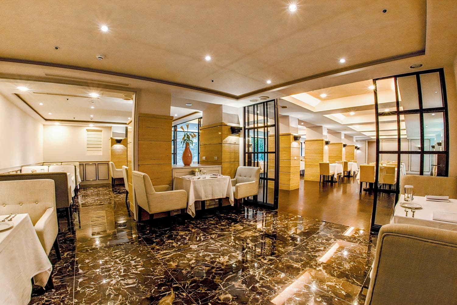 大地酒店 The Gaia Hotel