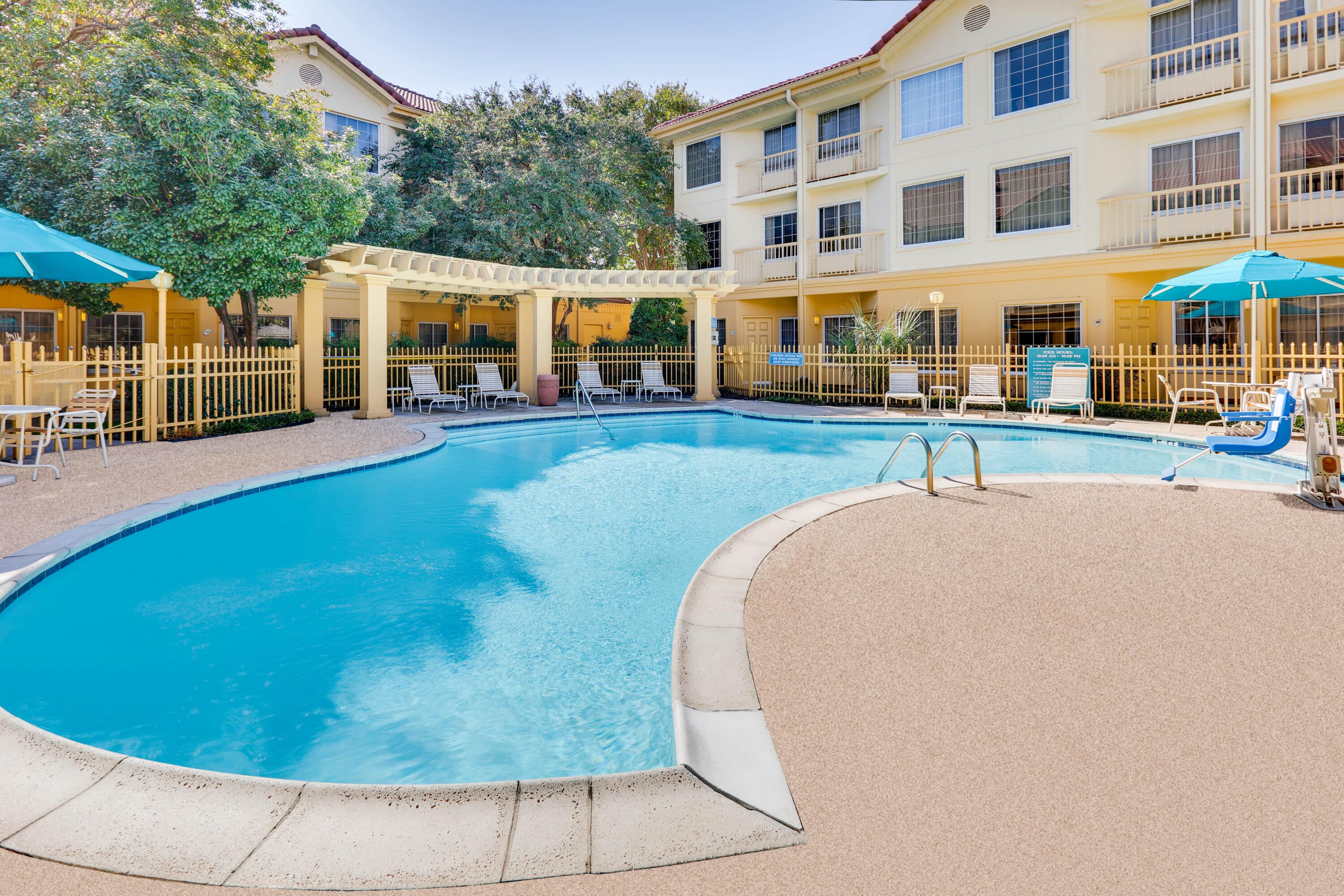 La Quinta Inn & Suites by Wyndham Dallas - Addison Galleria
