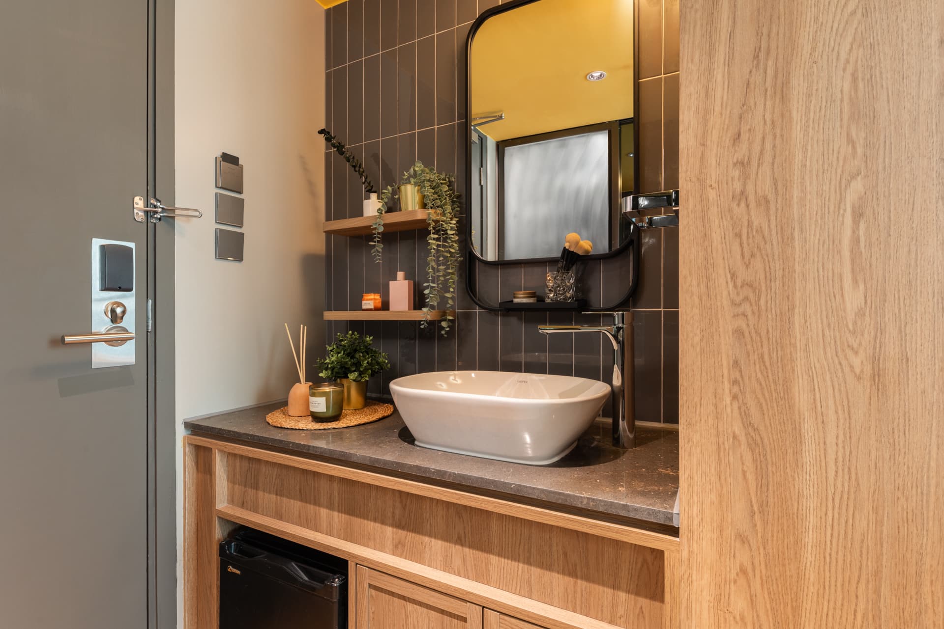 Dash Living on Hollywood