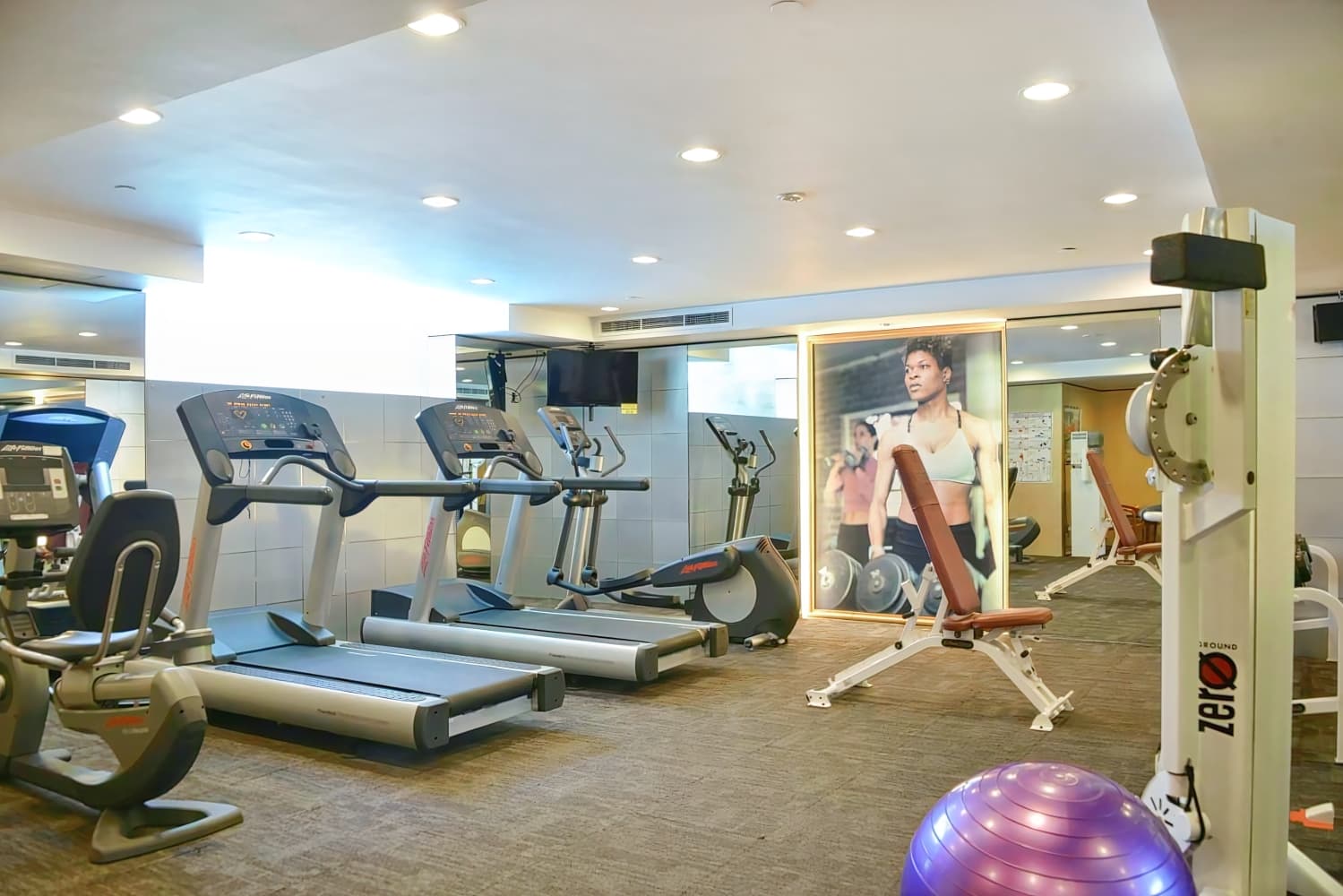 Peninsular Excelsior Hotel