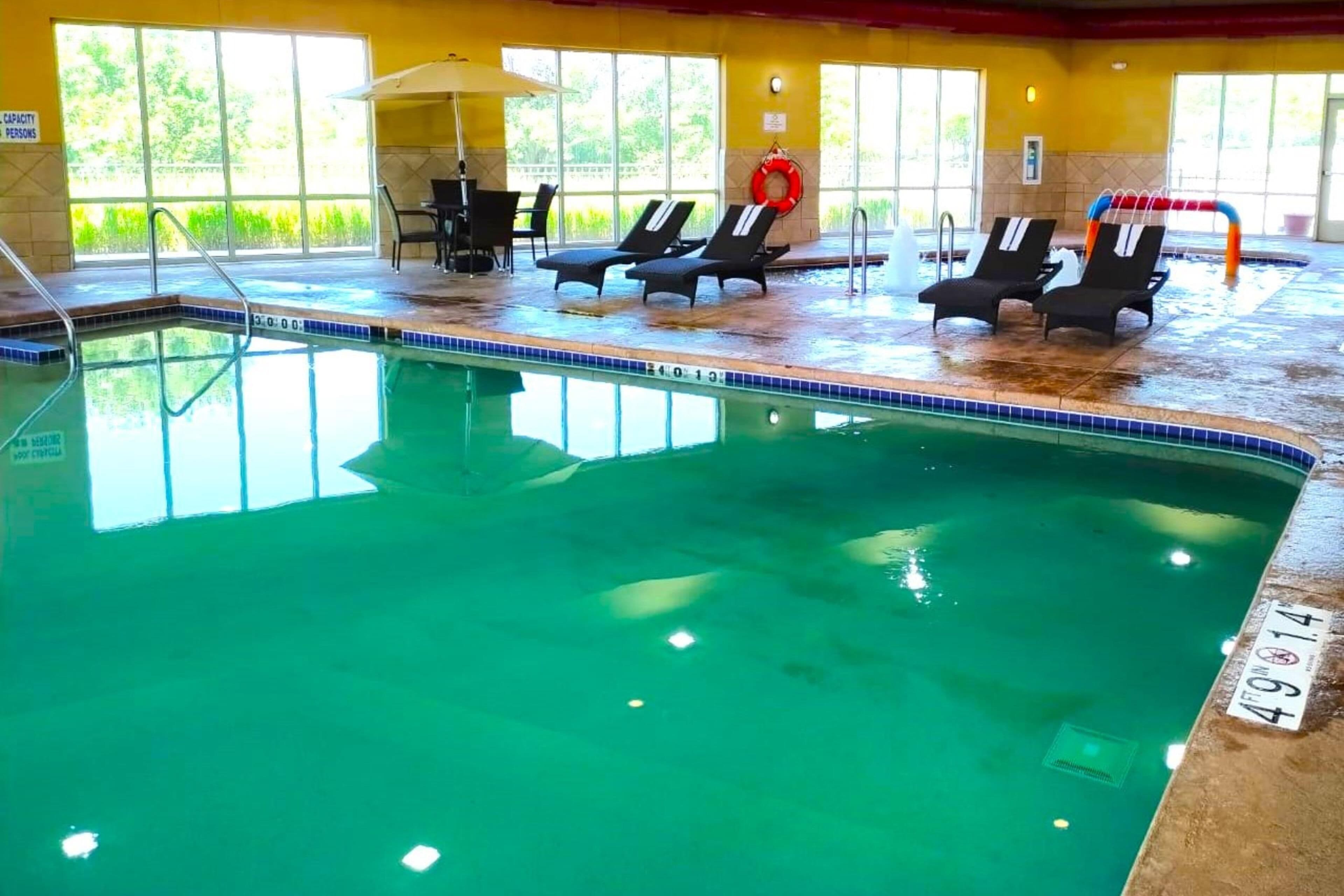 Holiday Inn Express & Suites Milwaukee NW – Park Place, an IHG Hotel