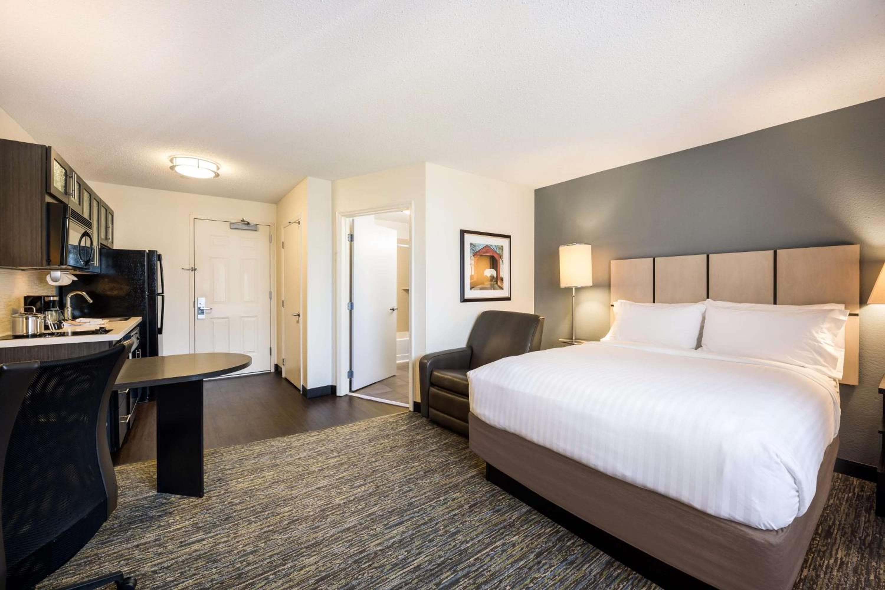 Sonesta Simply Suites Austin The Domain Area