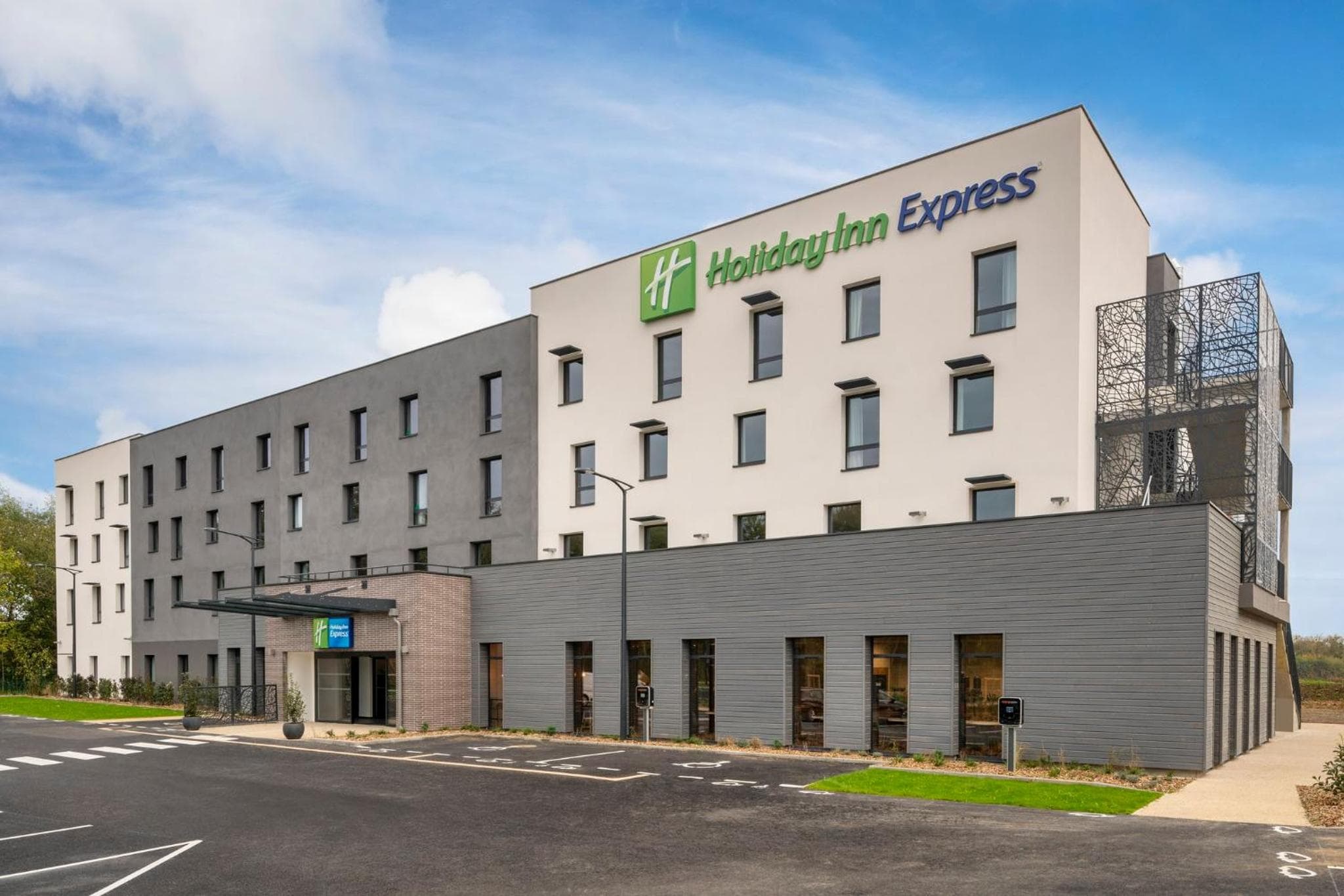 Holiday Inn Express - Marne-la-Vallée Val d'Europe, an IHG Hotel