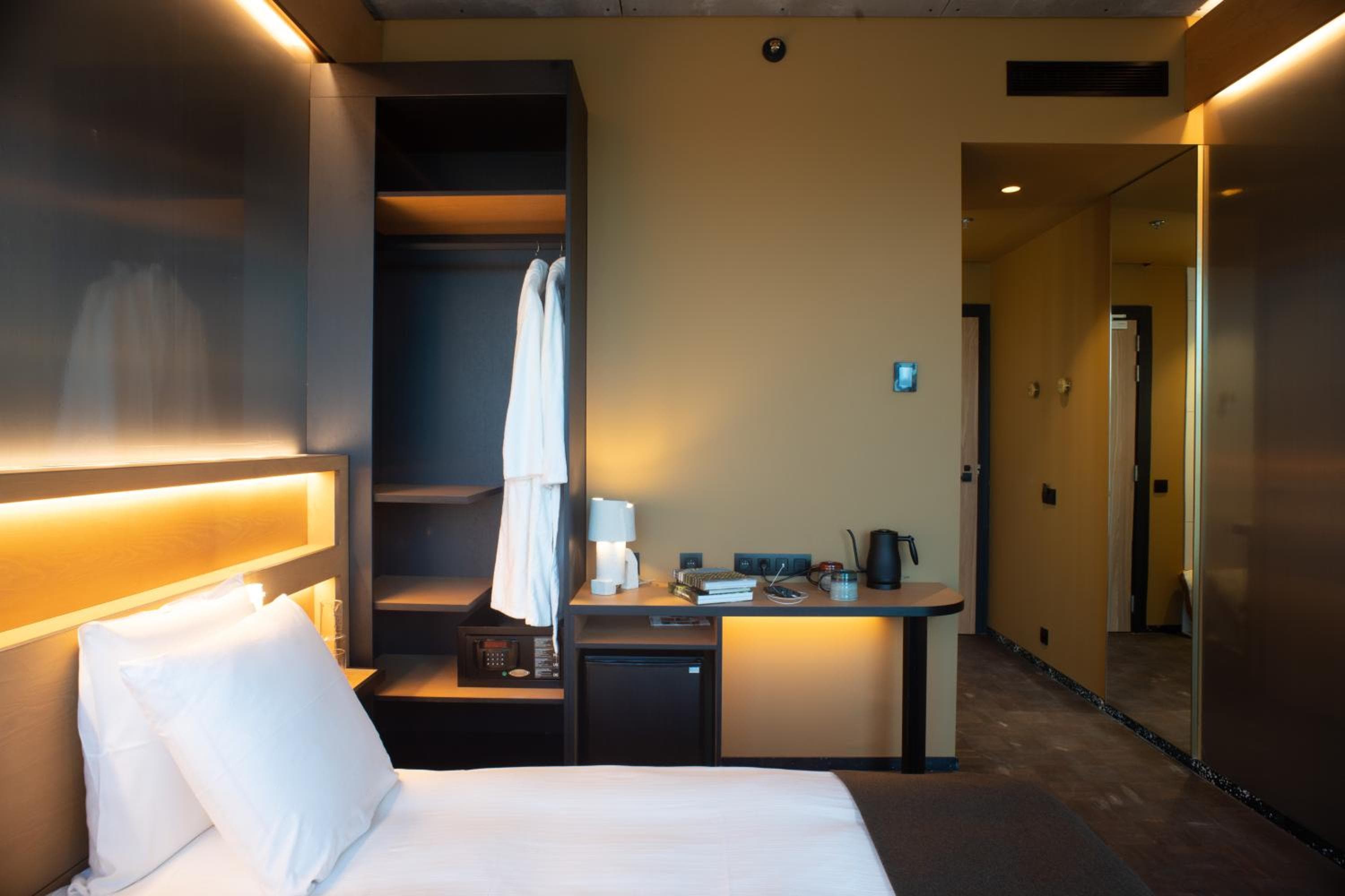 Mix Brussels --Gym & Wellness for adults only--