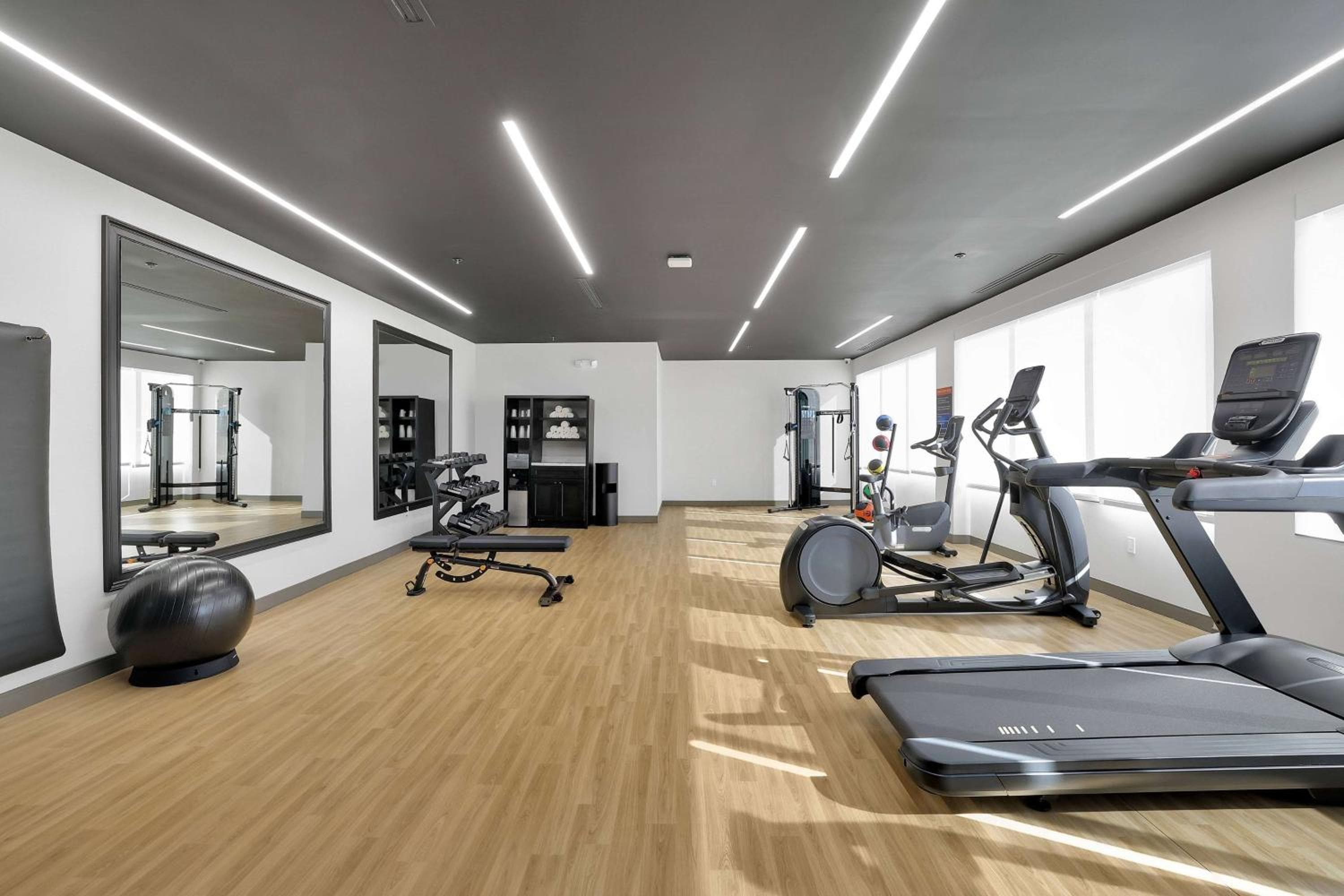 Holiday Inn Express & Suites Washington DC - NoMa