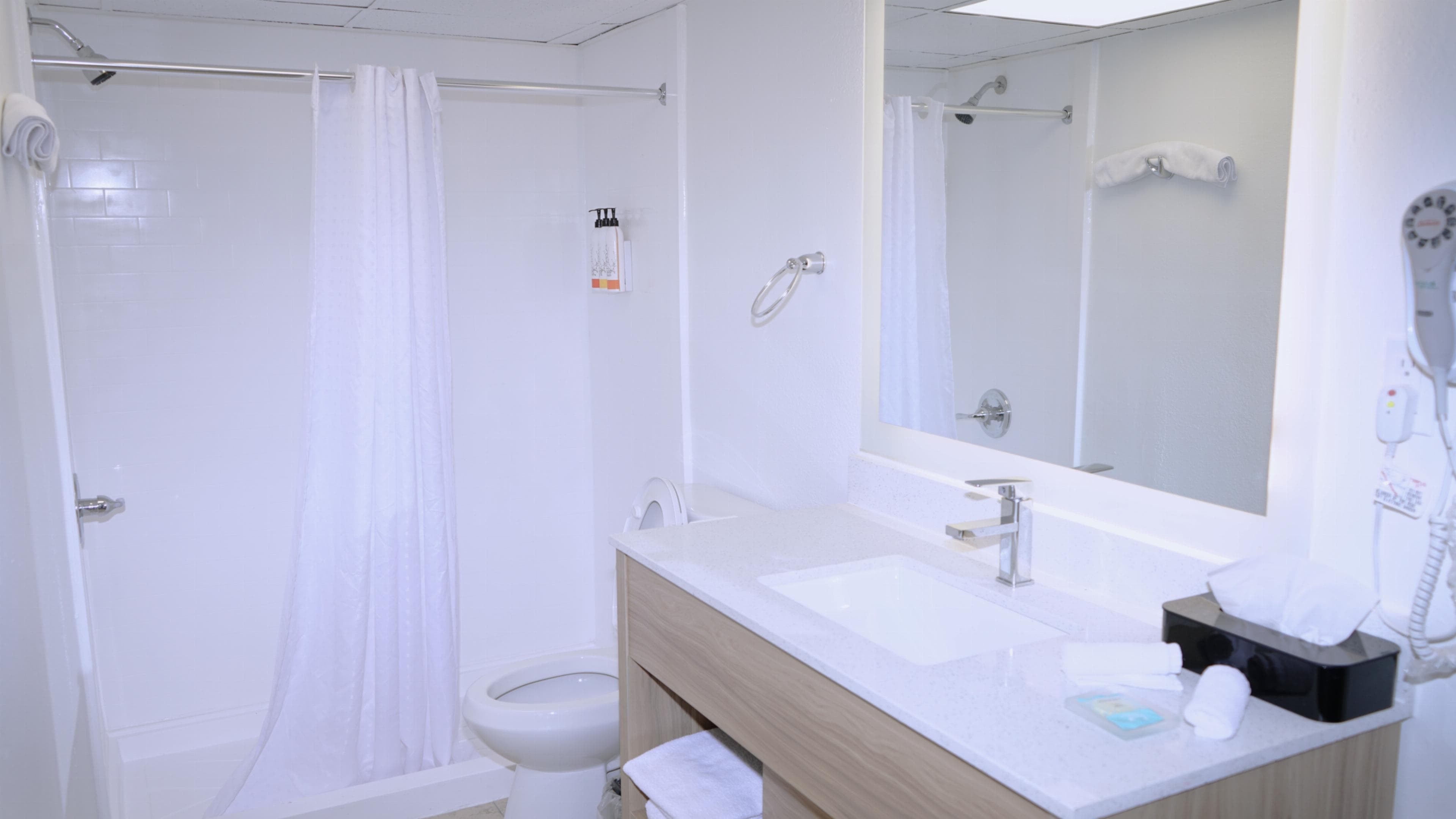 Waterfront Inn PHL Airport