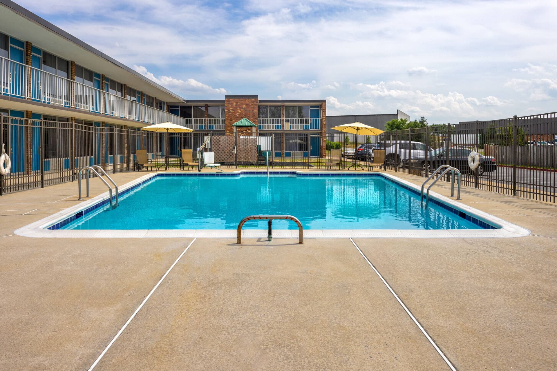 Days Inn by Wyndham Frederick