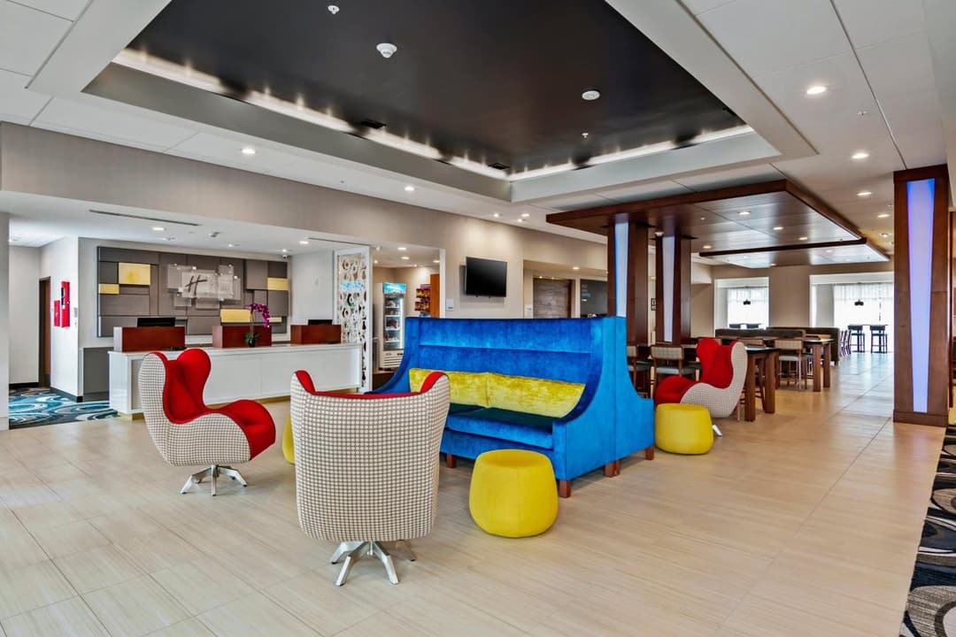 Holiday Inn Express & Suites Orlando - Lake Buena Vista by IHG
