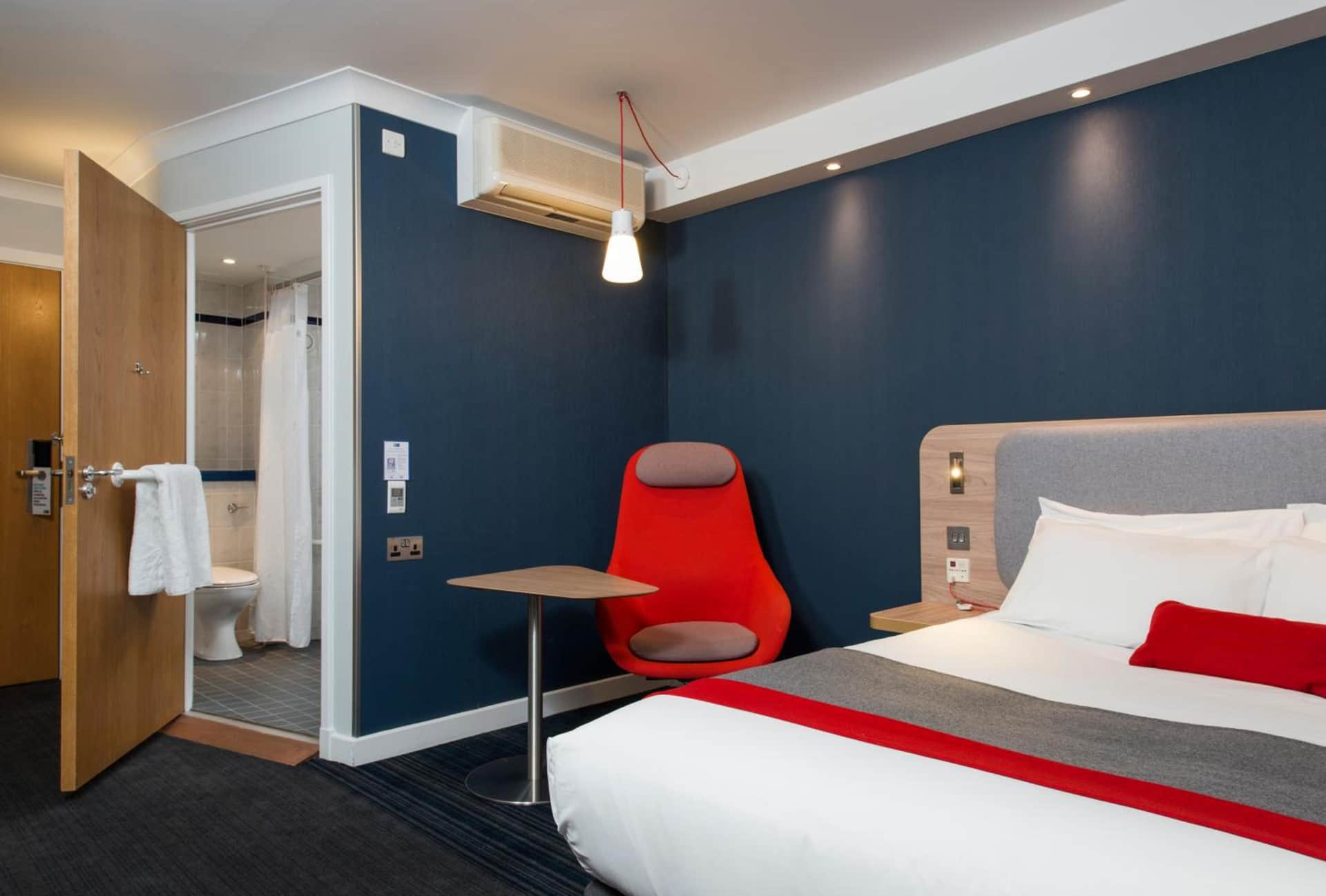 Holiday Inn Express - Milton Keynes by IHG