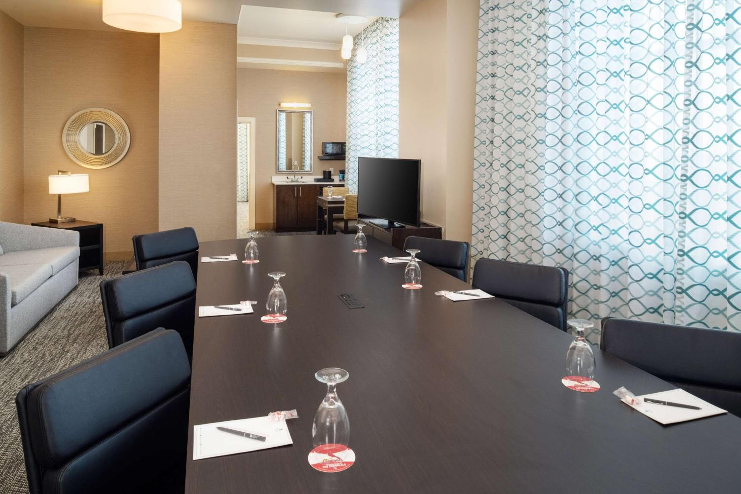 Embassy Suites by Hilton St. Louis Downtown