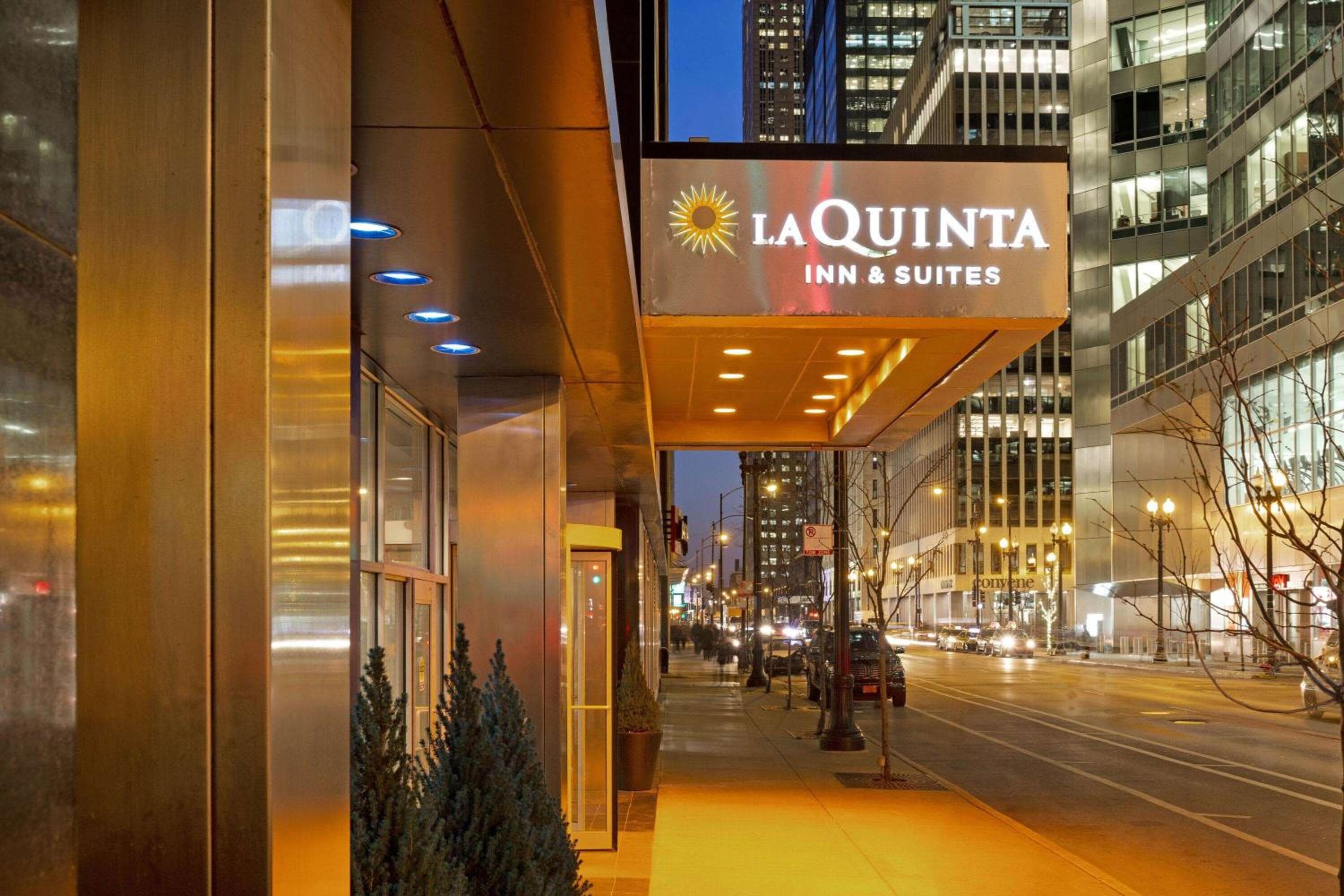 La Quinta Inn & Suites by Wyndham Chicago Downtown