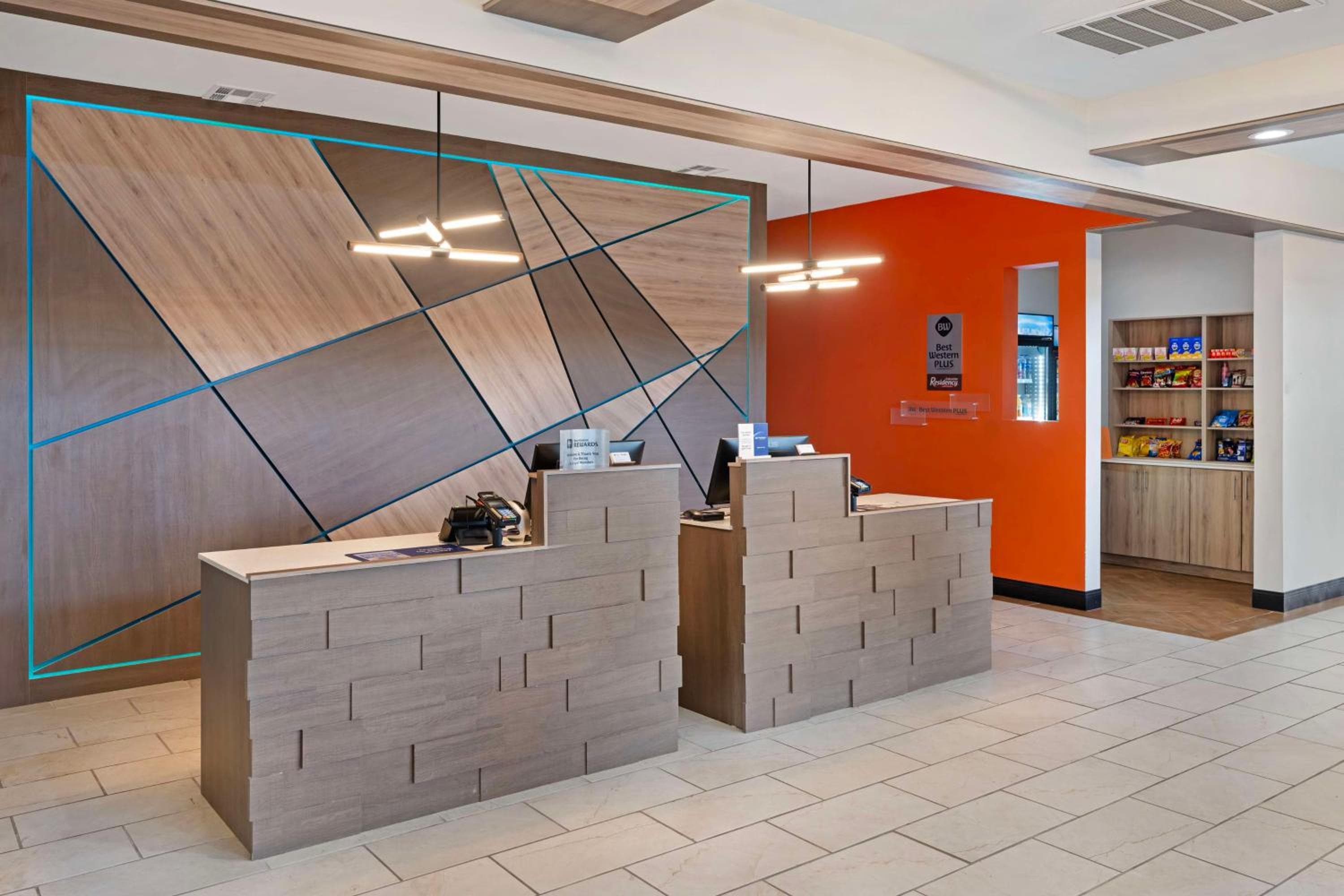 Best Western Plus Executive Residency Carlsbad Hotel