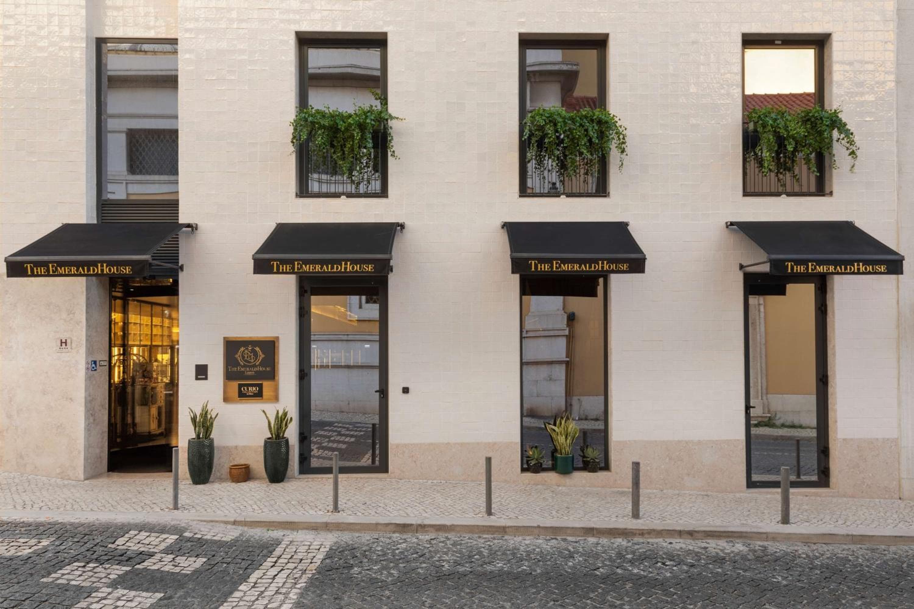 The Emerald House Lisbon Curio Collection By Hilton