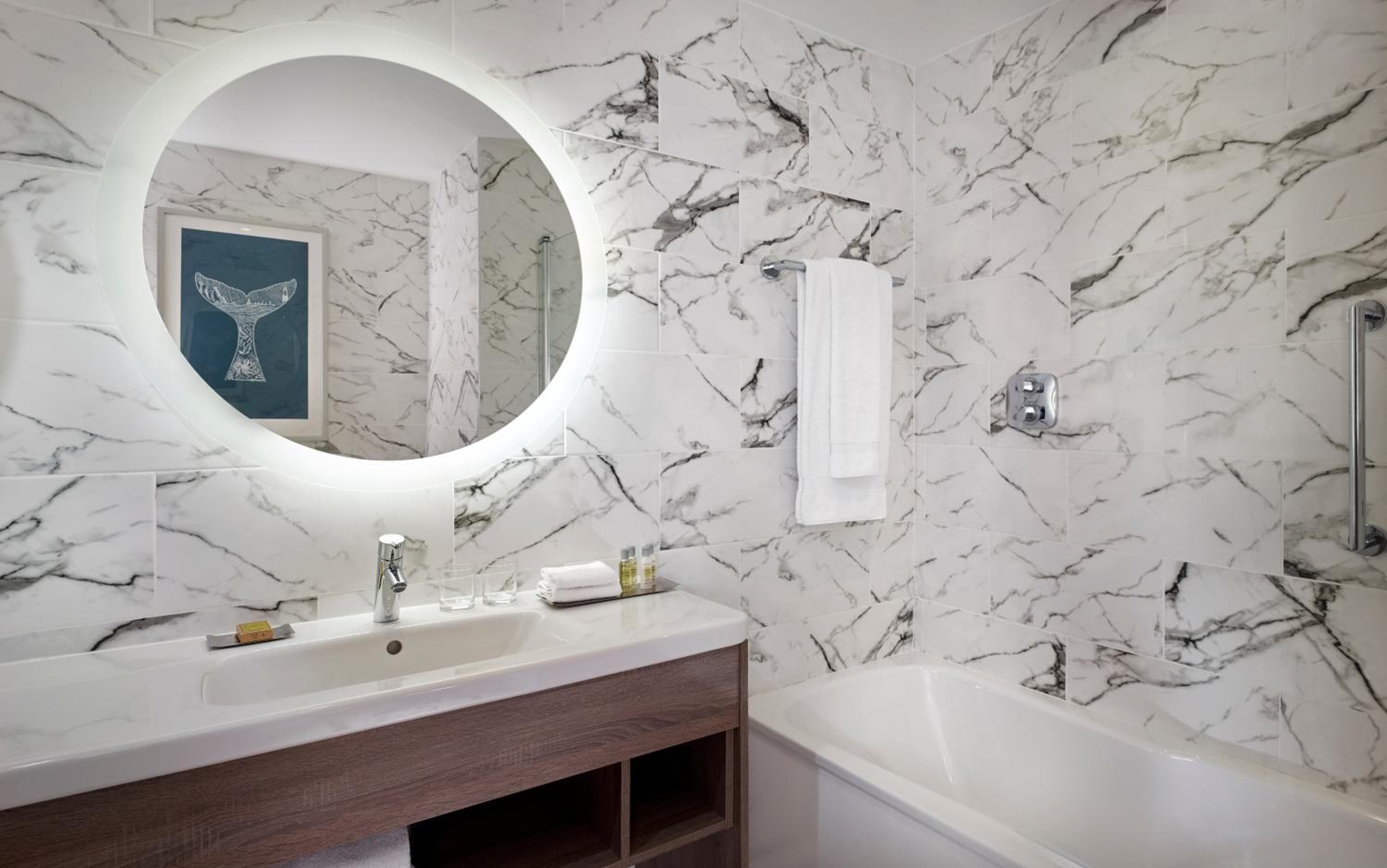 DoubleTree by Hilton Hull