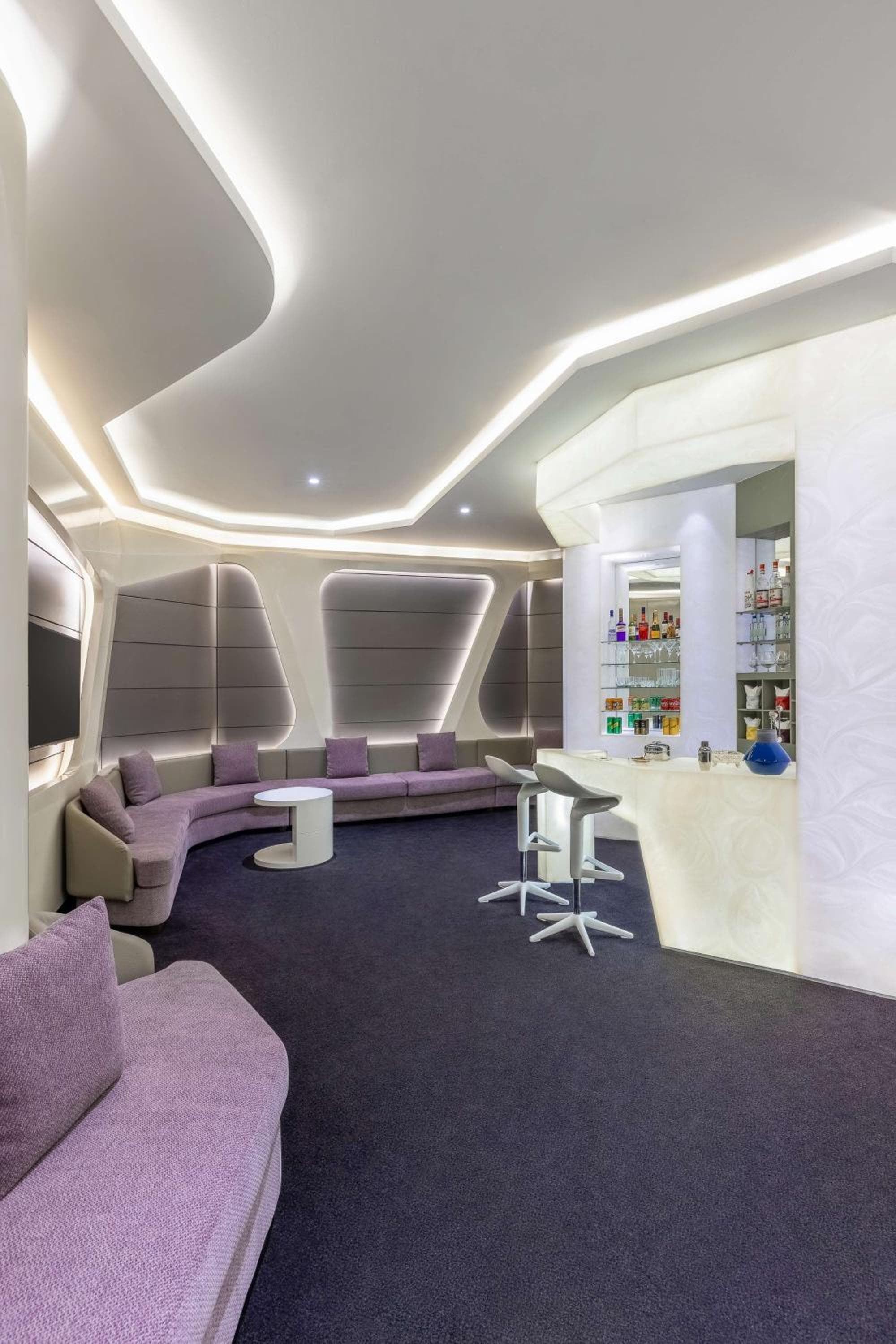 V Hotel Dubai, Curio Collection by Hilton