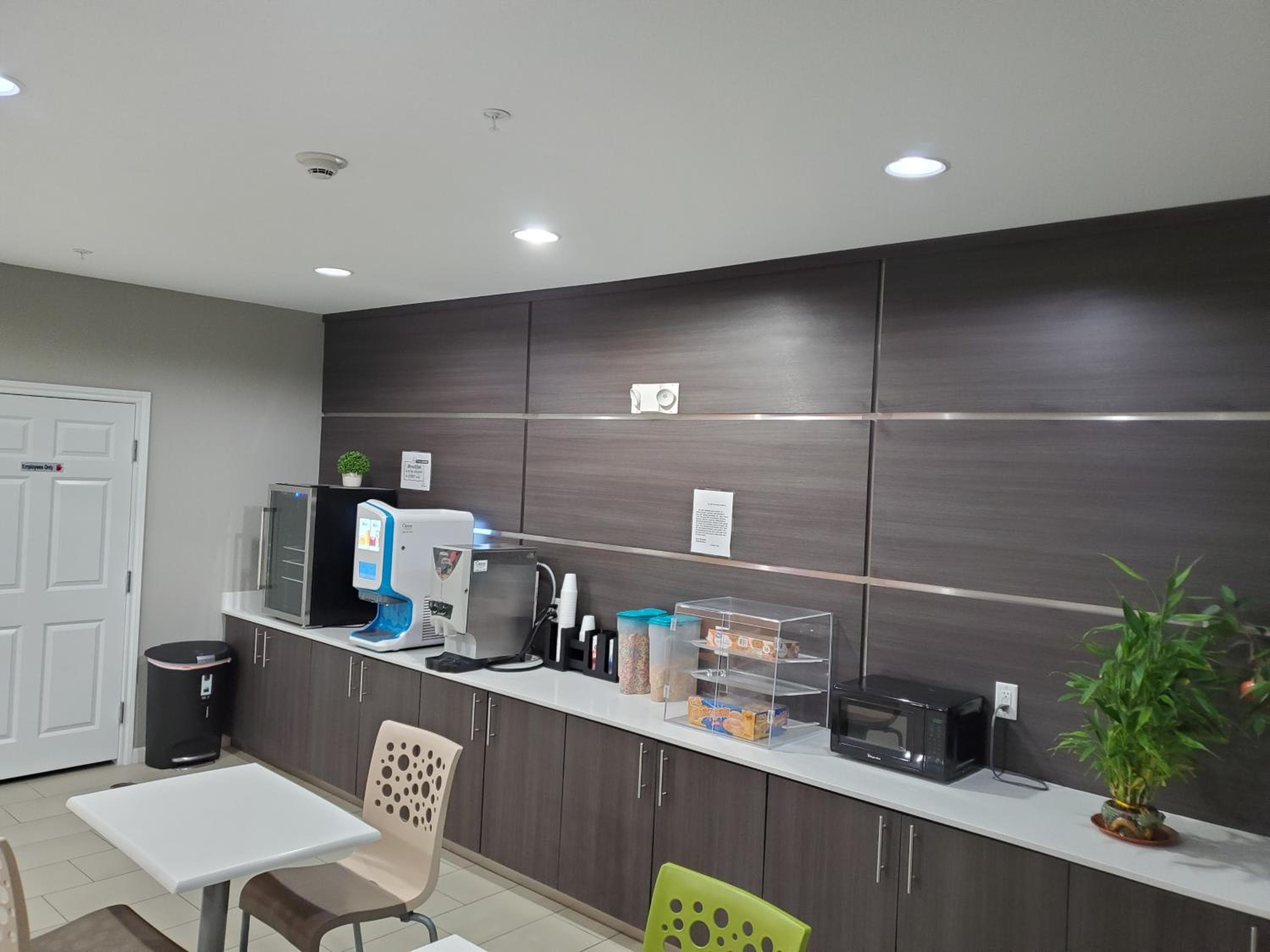 Haven Inn & Suites Willowbrook