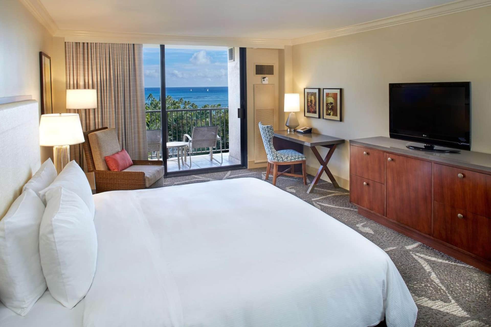 Hilton Hawaiian Village Waikiki Beach Resort
