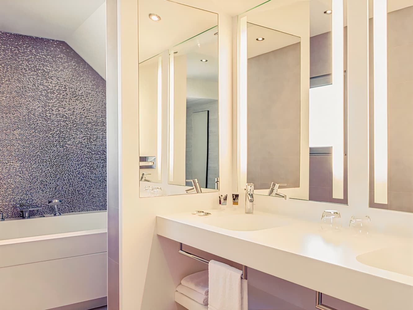 Mercure Nantes Centre Grand Hotel Hotel